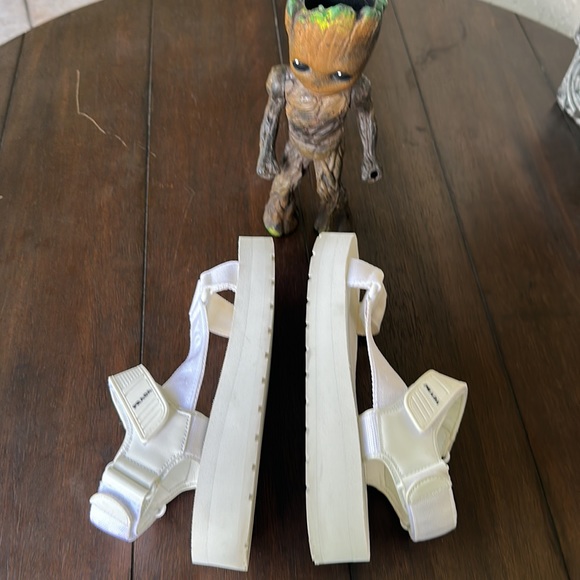 Prada white sandals - Picture 3 of 8